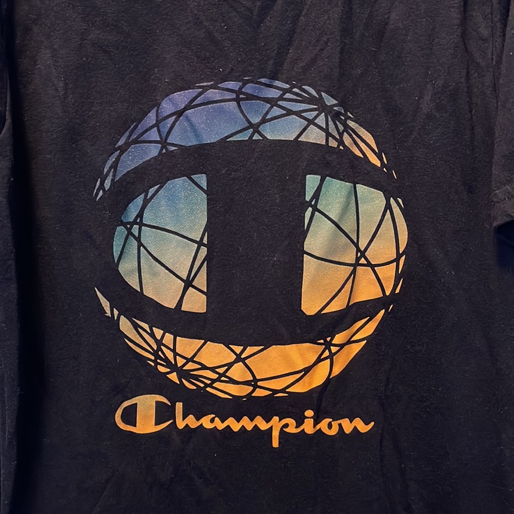 Champion world tee. Medium. K152